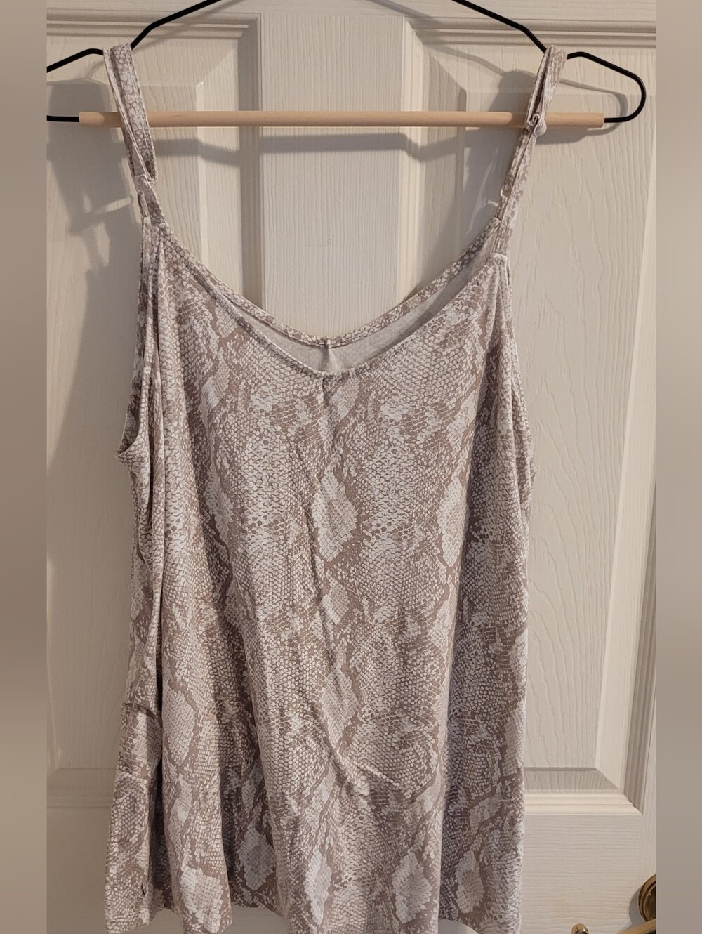 torrid Size 1 Beige and White Snake-Print Tank